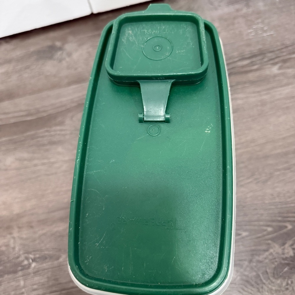 Vintage Tupperware 1588-1 Large Cereal Keeper with Green Lid - Picture 2 of 8